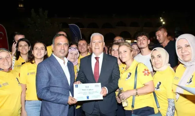 Başkan Bozbey: "Günde 45 bin öğrenciye süt dağıtacağız"