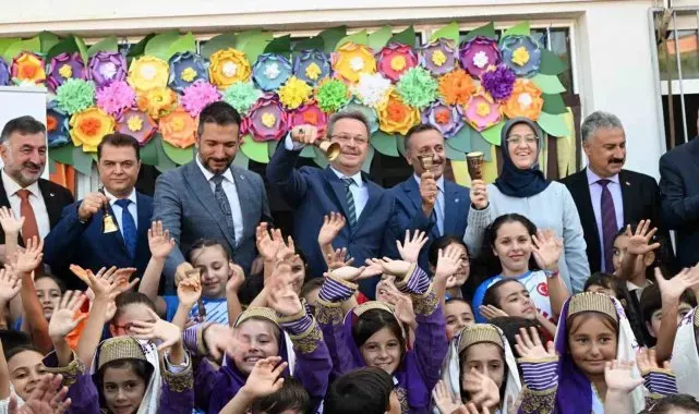 İlk ders zili Vali Ünlü'den