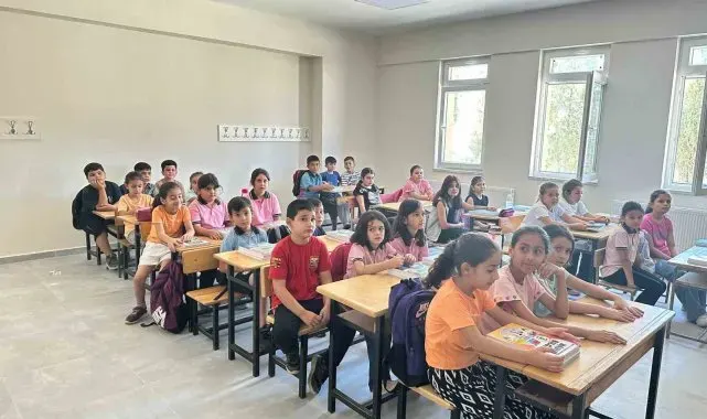 Sarıgöl'de eğitim-öğretim yılı törenle başladı