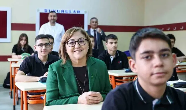 Şahin'den okulun ilk günü öğretmen ve öğrencilere indirim müjdesi