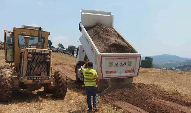 Tarsus'ta kırsal mahallelerin yolları yenileniyor