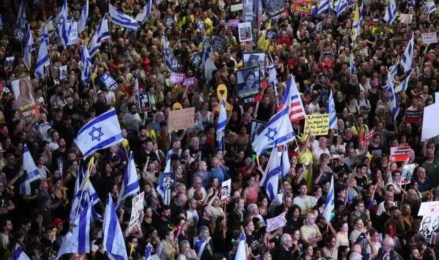İsrail'de yaklaşık 500 bin kişiden Netanyahu'ya ateşkes çağrısı