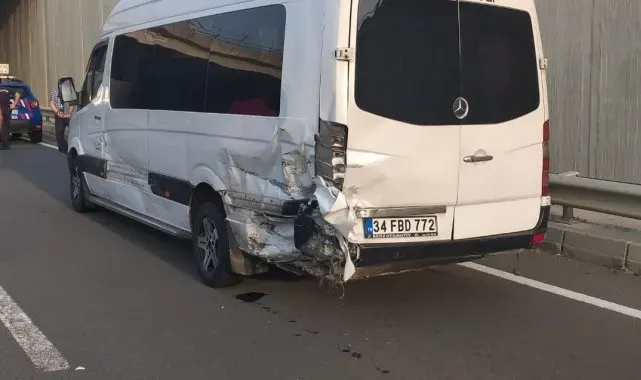 Keşan'da minibüs ile çarpışan otomobilin sürücüsü yaralandı