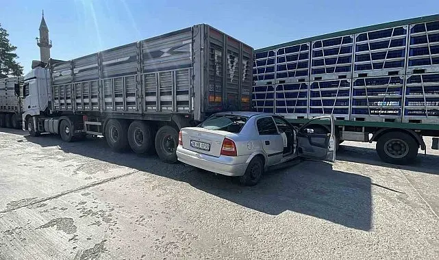 Polisin 'dur' ihtarına uymadı, tırın altına girdi: 1'i ağır 2 yaralı