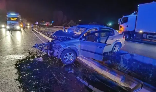 Sivas'ta otomobiller kafa kafaya çarpıştı: 1 ölü 2 yaralı