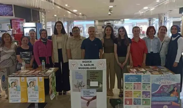 Alışveriş merkezinde stant açıp halkı bilgilendirdiler