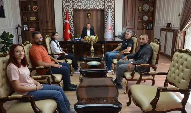 Dünya şampiyonundan Kaymakam Demir'e ziyaret