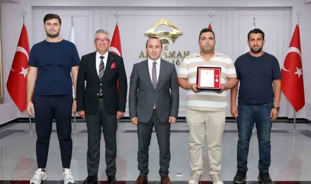 Karakuş, altın madalya ve beraatı ile ödüllendirildi