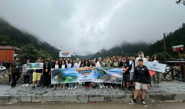 Sultangazi Belediyesi'nden başarılı öğrencilere Karadeniz turu