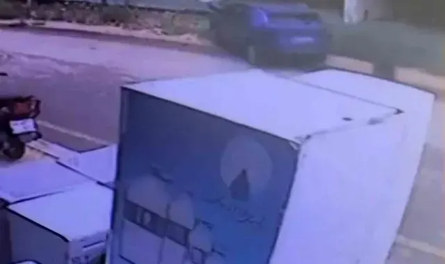 Direksiyon hakimiyetini kaybeden sürücü, kaldırımda yürüyen kadına çarptı