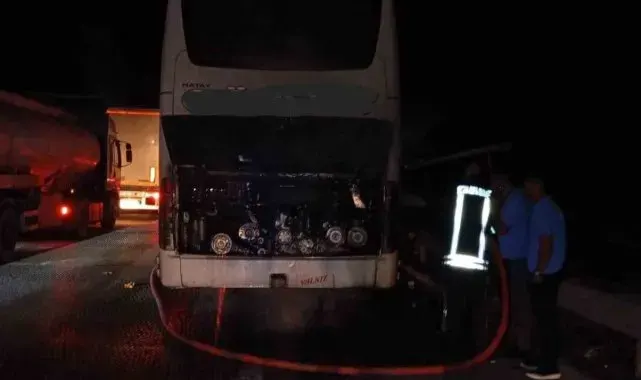 Tarsus'ta yolcu otobüsünde yangın