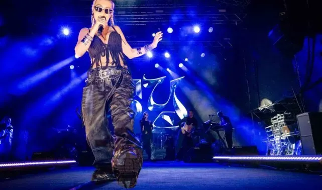 Çim Konserleri'nde Hande Yener sahne aldı