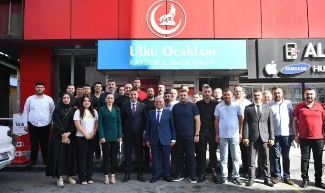 Başkan Büyükkılıç'tan Ülkü Ocakları'na ziyaret