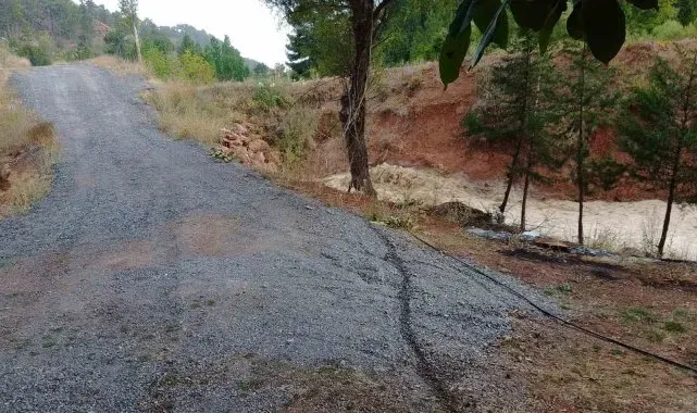Denizli'de şiddetli yağış dereleri taşırdı