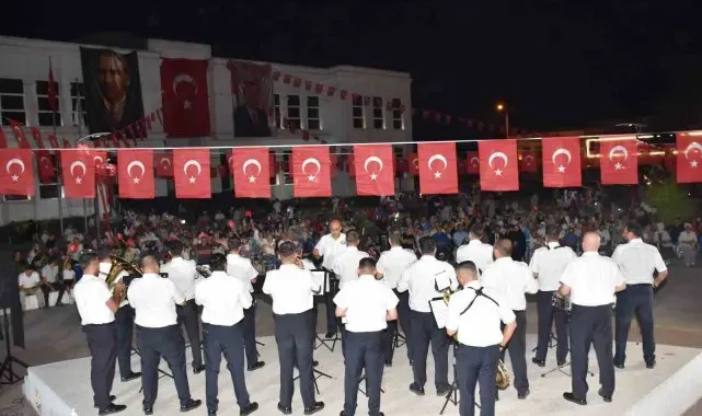 Kent Orkestrası Erenler'de vatandaşla buluştu
