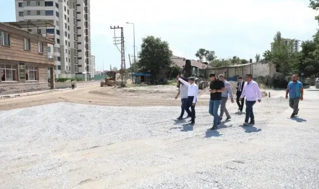 Başkan Çolakbayrakdar, "Yenidoğan'ın trafik akışını daha konforlu hale getiriyoruz"