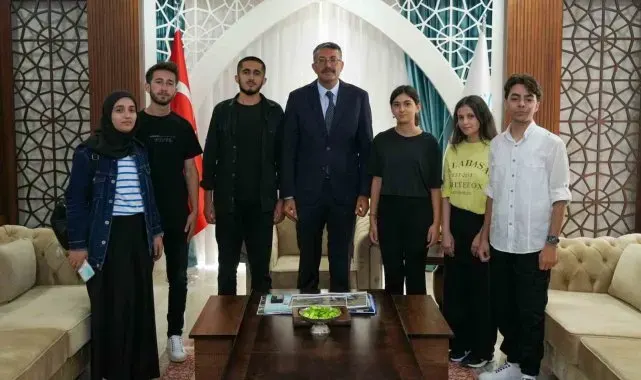 Vali Çelik: "Hakkari'de 836 öğrenci üniversite hayalini gerçekleştirdi"