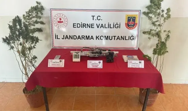 Edirne'de araçta ve evde yapılan aramada uyuşturucu çıktı