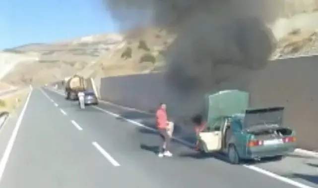 Erzincan'da Tofaş marka otomobil yandı