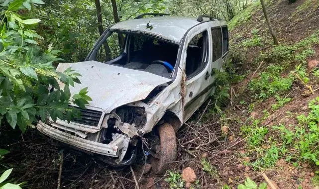 Giresun'da hafif ticari araç takla attı: 1 ölü, 1 yaralı