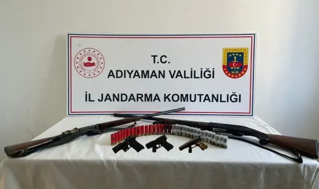 Şüpheli şahısların evlerinde silah ele geçirildi