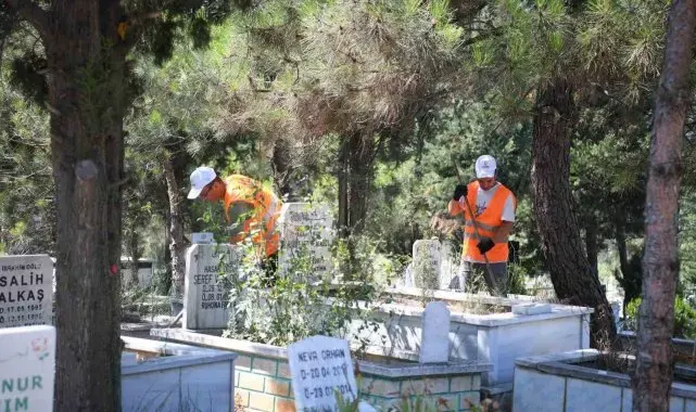 Şekerpınar Mezarlığı'nda temizlik yapıldı