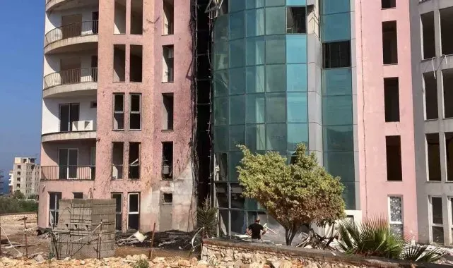 Yıllardır bitmeyen 20 katlı otel inşaatında yangın