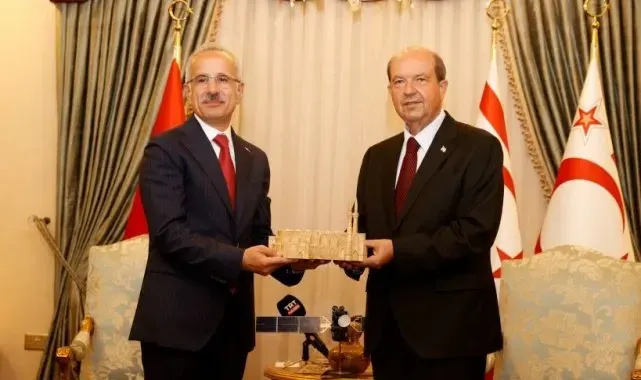 Ulaştırma ve Altyapı Bakanı Uraloğlu, KKTC Cumhurbaşkanı Tatar ile görüştü