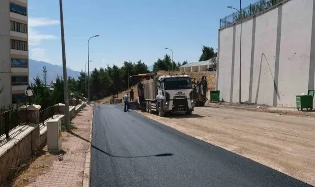 Kahramanmaraş'ta asfalt seferberliği sürüyor