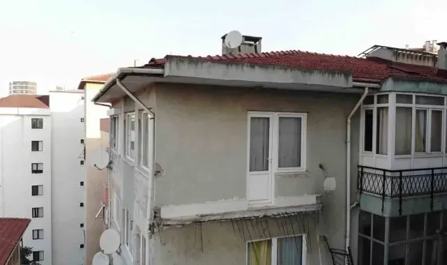 Kartal'da balkonu çöken apartman sakini: "Umurumda bile değil"