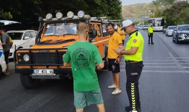 Alanya'da kurallara uymayan safari araçlarına ceza kesildi