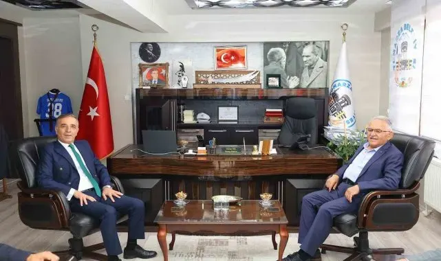 Başkan Büyükkılıç'tan Tomarza Belediye Başkanı Koç'a ziyaret