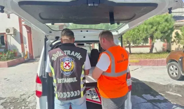 Eyüpsultan'da yola pis su dökerek ilerleyen beton mikseri sürücüsüne para cezası