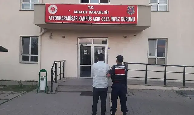 Jandarma çeşitli suçlardan aranan 28 kişiyi yakaladı