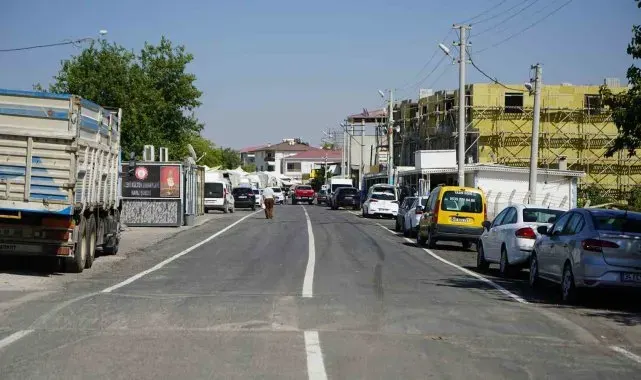 Pazarcık'ta yollar büyükşehir ile yenileniyor