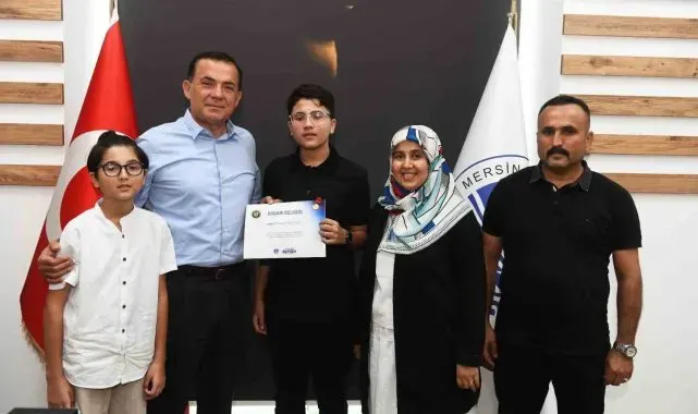 Özyiğit, dereceye giren öğrencileri ödüllendirdi