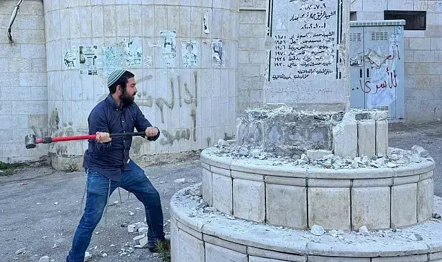 İsrailli aşırı sağcı vekil, Filistin köyündeki "Şehitler Anıtı"nı yıktı