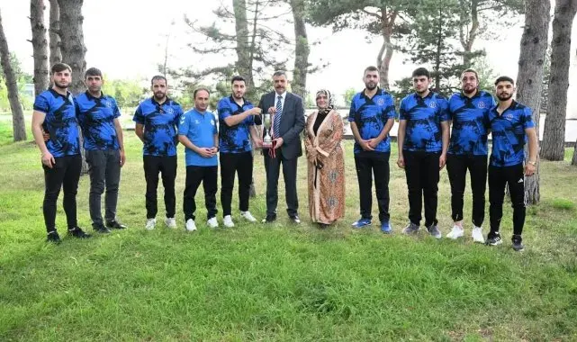Vali Çiftçi, Görme Engelliler Futsal Takımını kabul etti