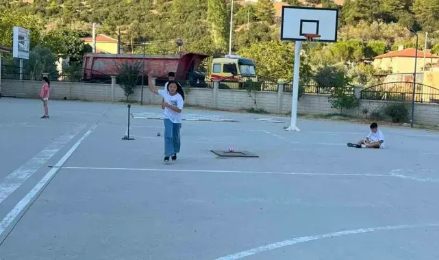Ula'da çocuklar volo branşıyla tanıştı
