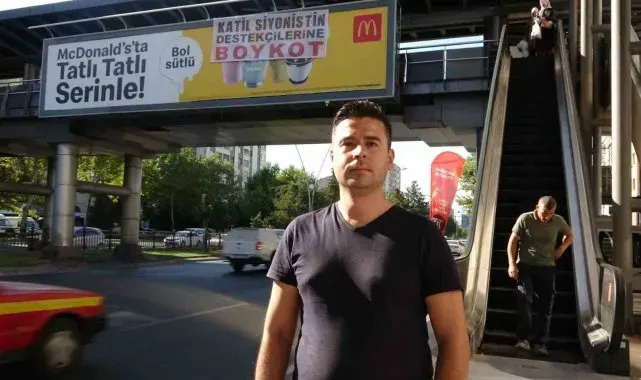 Kayseri'de McDonald's'ın reklamının üzerinde dikkat çeken pankart