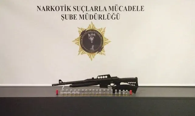 Kubar esrar ve tüfekle yakalanan şahıs tutuklandı
