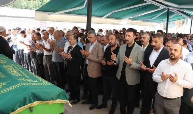 Oltu'da Kenan Öğretmen ebediyete uğurlandı