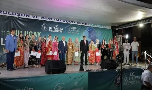 Kütahya'da yöresel kıyafetler defilesi