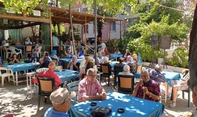 Çınarcık'ta depremzedeler unutulmadı