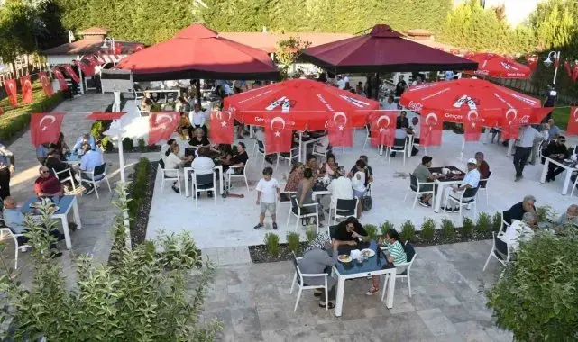 Belediyeden Hacılar Meydanına 'Elma Kafe'