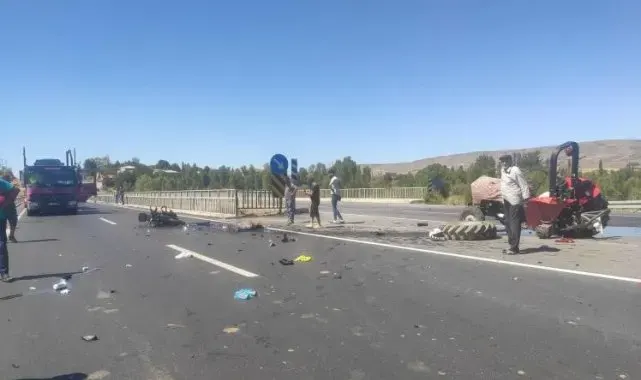 Motosiklet ile traktör çarpıştı: 1 ölü, 1 yaralı