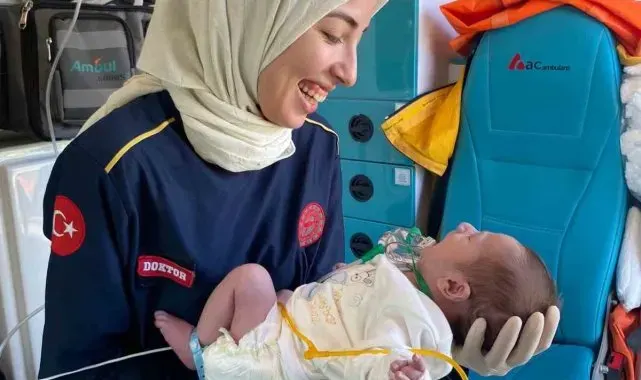 Ambulans uçak 44 günlük bebek için havalandı
