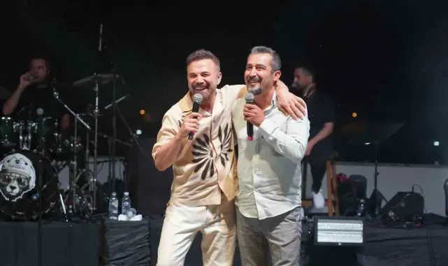 Açıkhava konserlerinde sahnede Ümit Sayın yer aldı