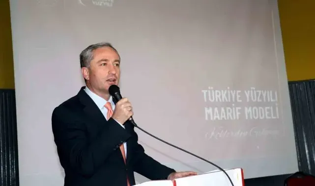 Ağrı'da "Türkiye Yüzyılı Maarif Modeli" hakkında bilgilendirme toplantısı gerçekleştirildi