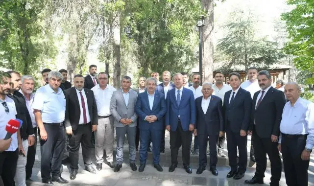 Akar ve Büyükkılıç, Develi'de oda başkanlarıyla bir araya geldi